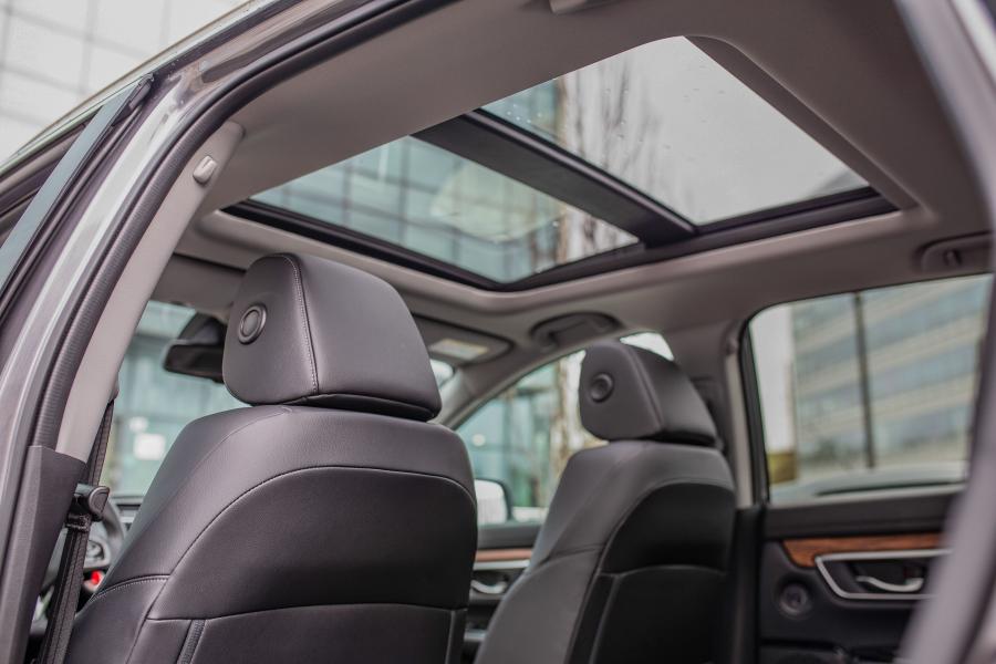 Интерьер Honda CR-V Origin Edition 2018 года  (фото 4 из 27)